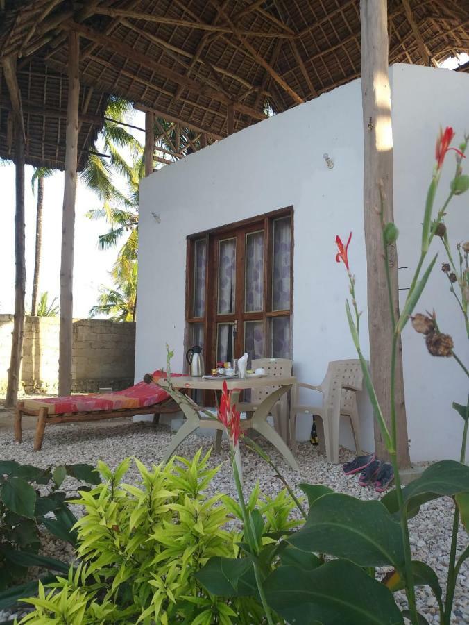 Malik Villa-Matemwe Bnb And Restaurant Exterior photo