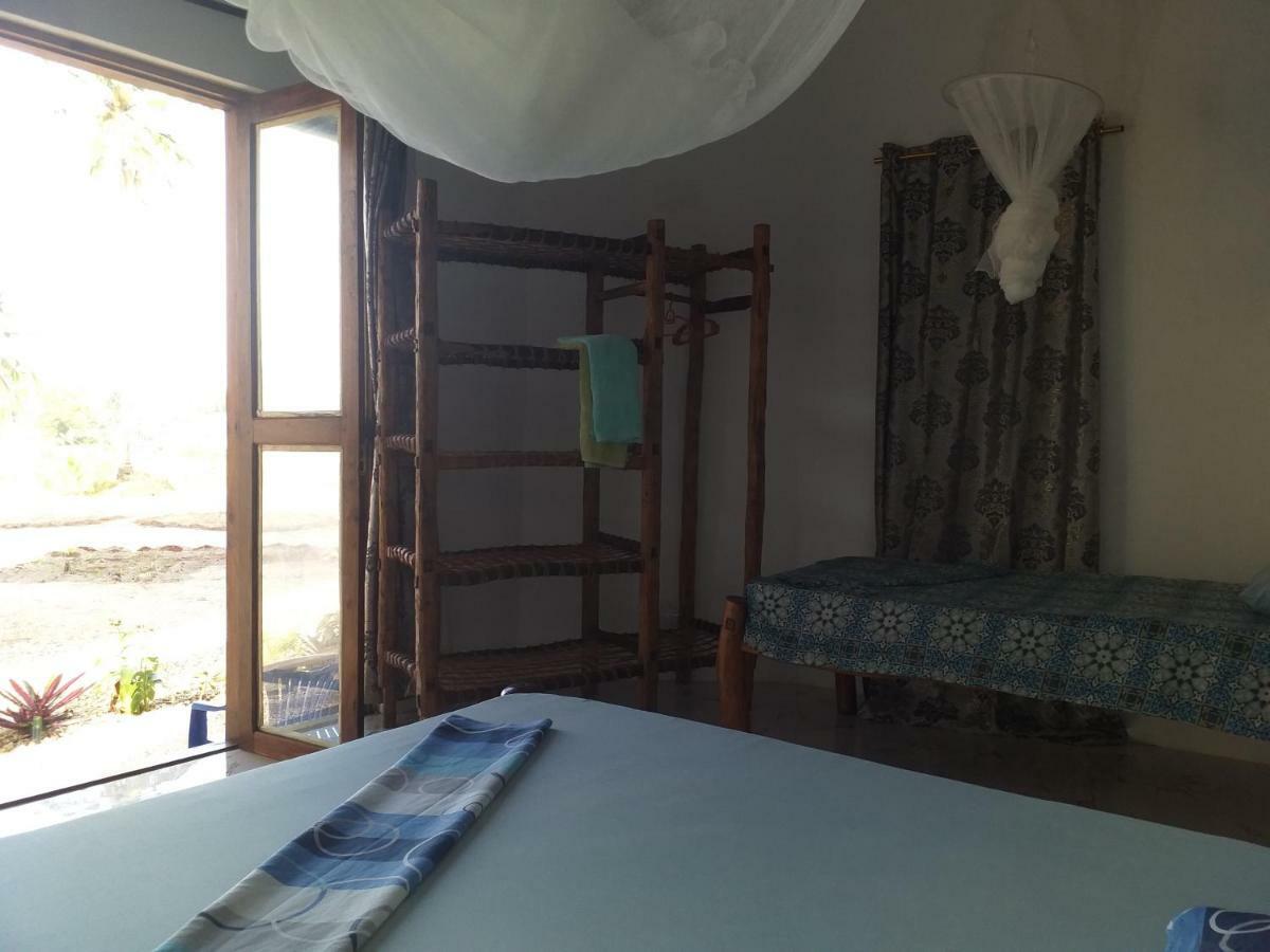 Malik Villa-Matemwe Bnb And Restaurant Exterior photo