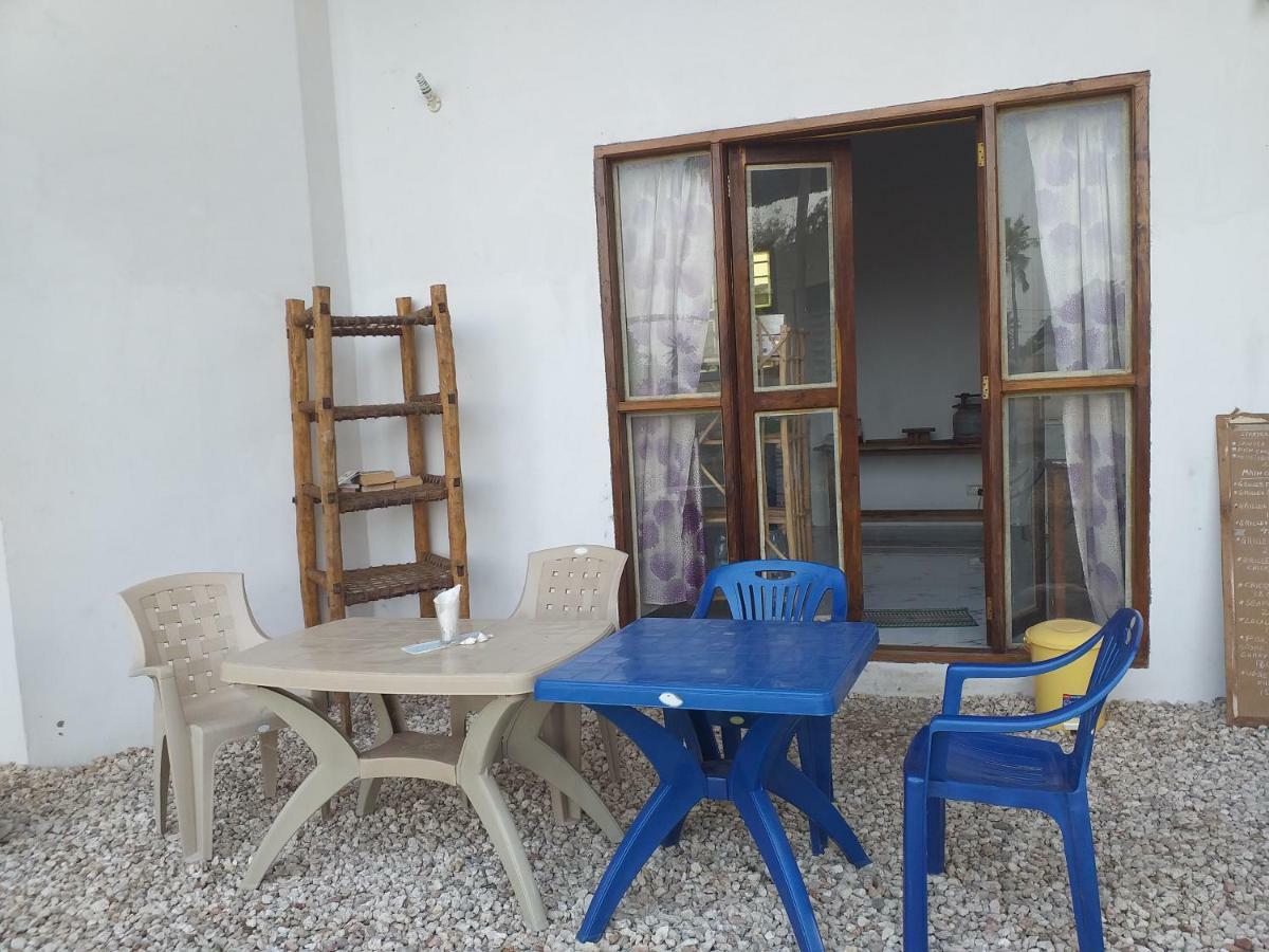 Malik Villa-Matemwe Bnb And Restaurant Exterior photo