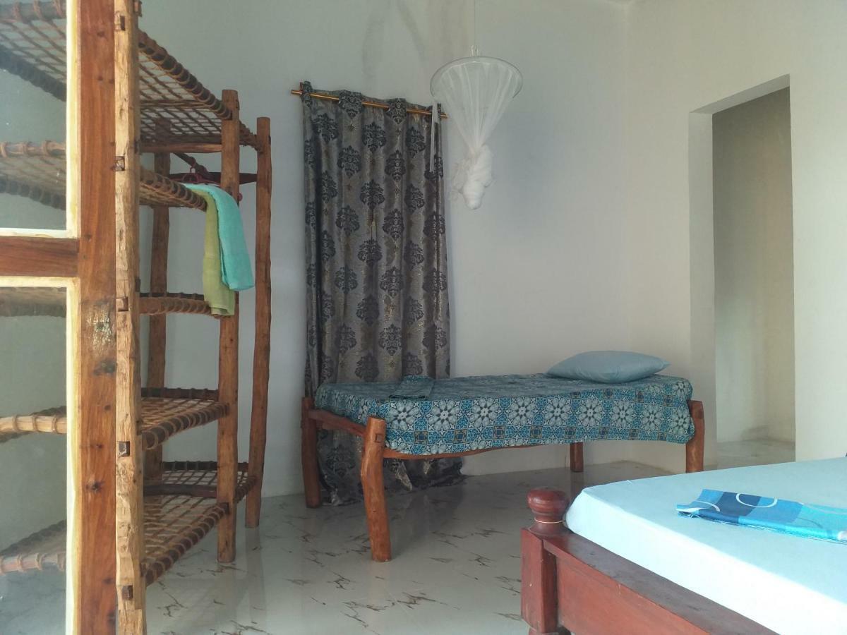 Malik Villa-Matemwe Bnb And Restaurant Exterior photo